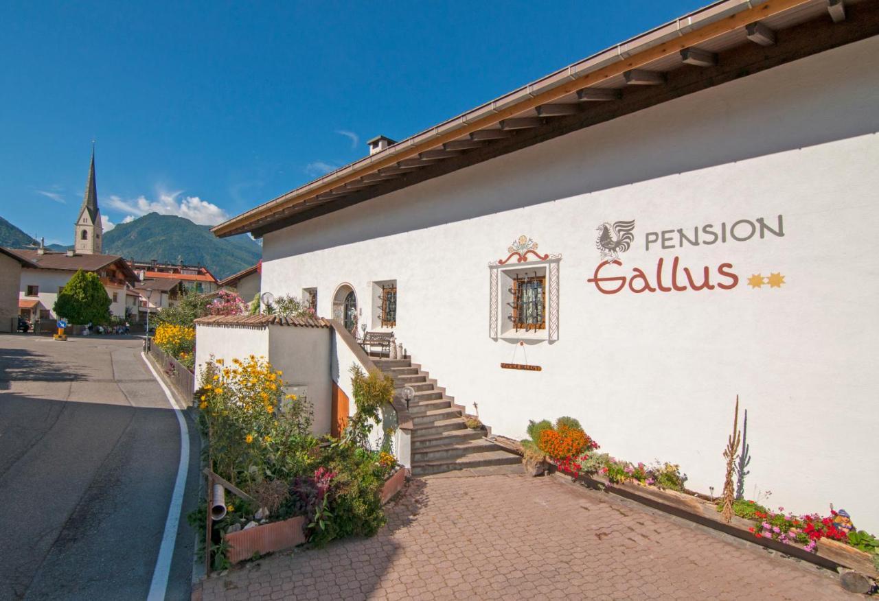 Pension Gallus Laces Exterior photo