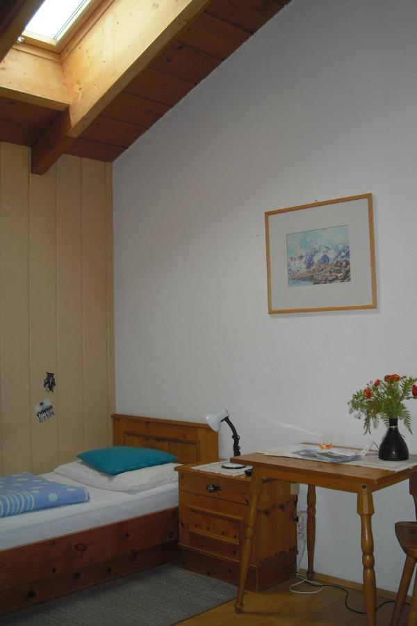 Pension Gallus Laces Exterior photo